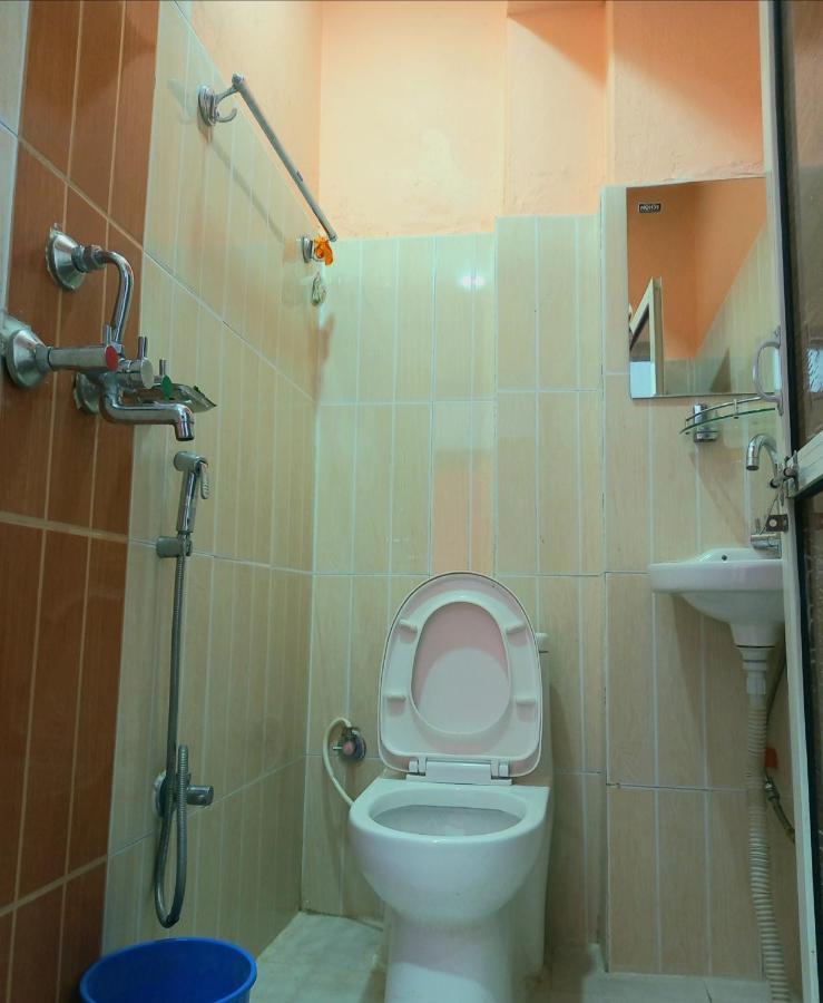 Hotel Aarjan And Restaurant Ποκάρα Εξωτερικό φωτογραφία